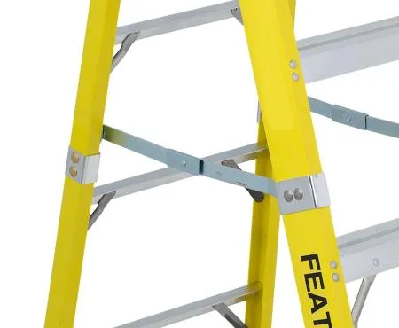 Ladder - Featherlite Series 6400 4′ Extra Heavy Duty Fiberglass Step Ladder, 6404